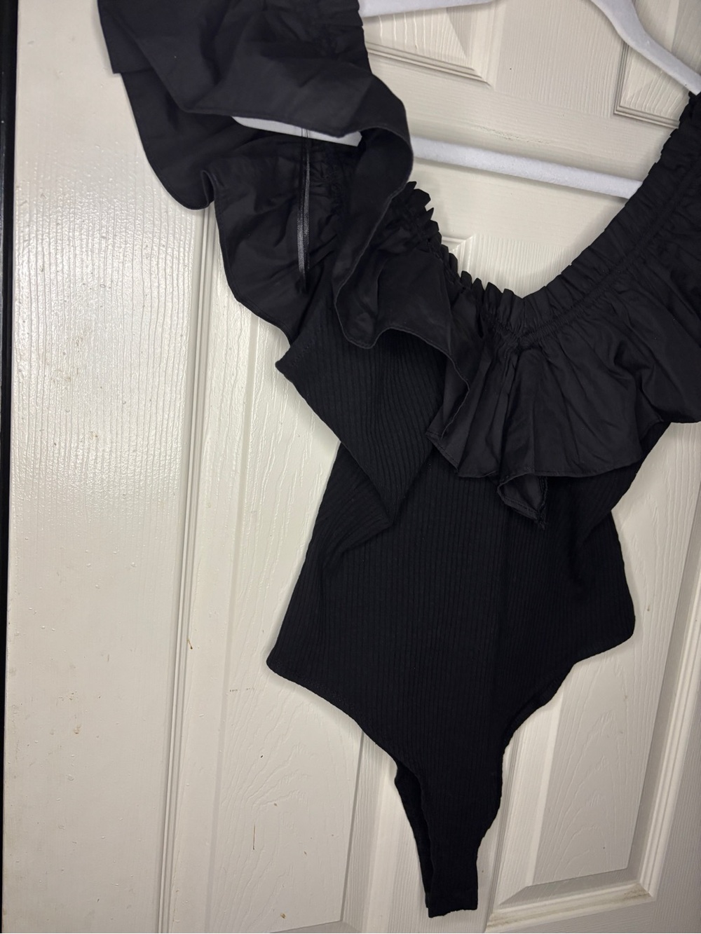 Jealous Tomato Black Ruffle Off Shoulder Bodysuit Size L Going Out Top Y2K - Picture 3 of 8